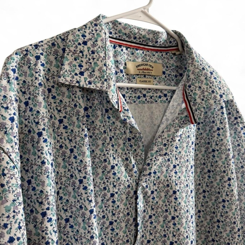 American Eagle Men's Floral Button Down Shirt